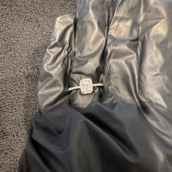 BRAND NEW Moissanite Ring size 7 sterling silver - Picture 7 of 9